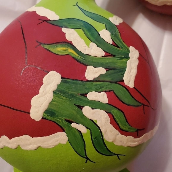 HAND-MADE Grinch Gourd decoration - Picture 4 of 6